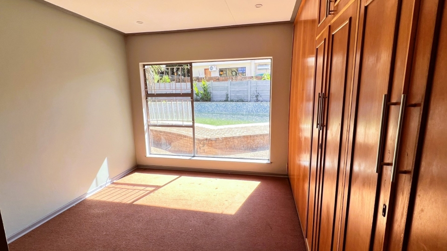 4 Bedroom Property for Sale in Heuwelsig Free State